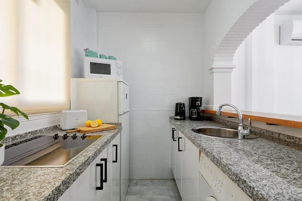 Erisa I Apartament La Carihuela 100 Mts Beach Torremolinos Eksteriør billede