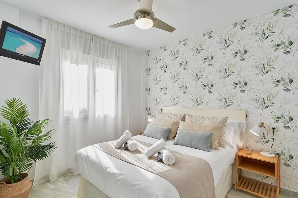 Erisa I Apartament La Carihuela 100 Mts Beach Torremolinos Eksteriør billede