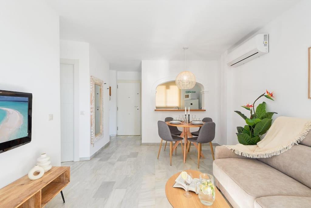 Erisa I Apartament La Carihuela 100 Mts Beach Torremolinos Eksteriør billede