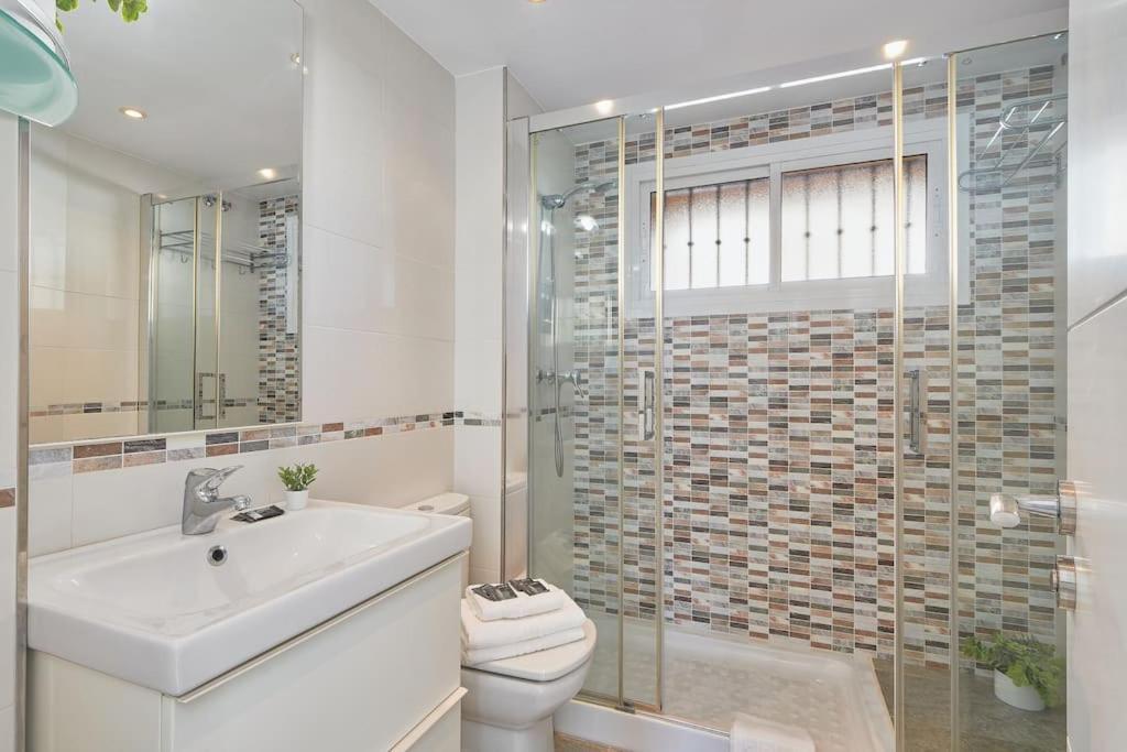 Erisa I Apartament La Carihuela 100 Mts Beach Torremolinos Eksteriør billede