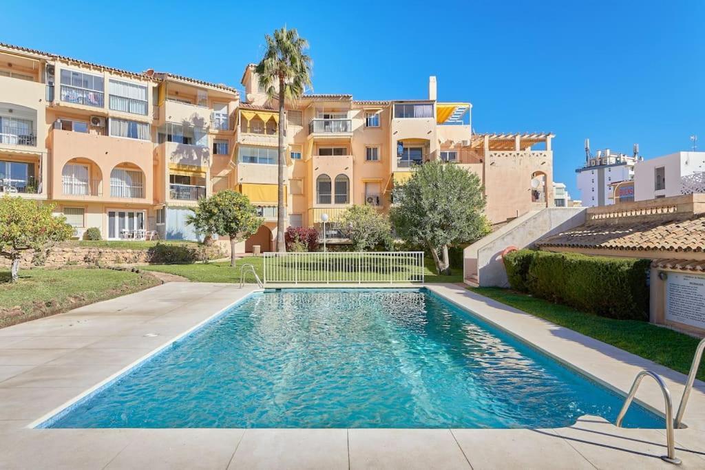 Erisa I Apartament La Carihuela 100 Mts Beach Torremolinos Eksteriør billede